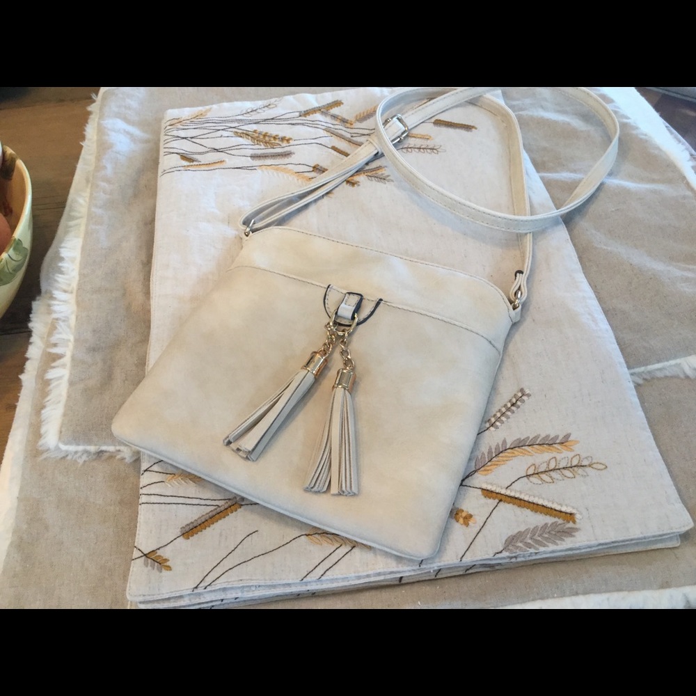 Perfect “Fall” crossbody - Picture 2 of 6